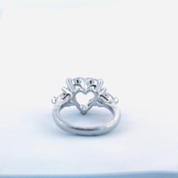 Estate Sterling Silver 925 Heart Cut Clear Stone Ring Size 5.75, 2.7 DWT - Picture 4 of 11
